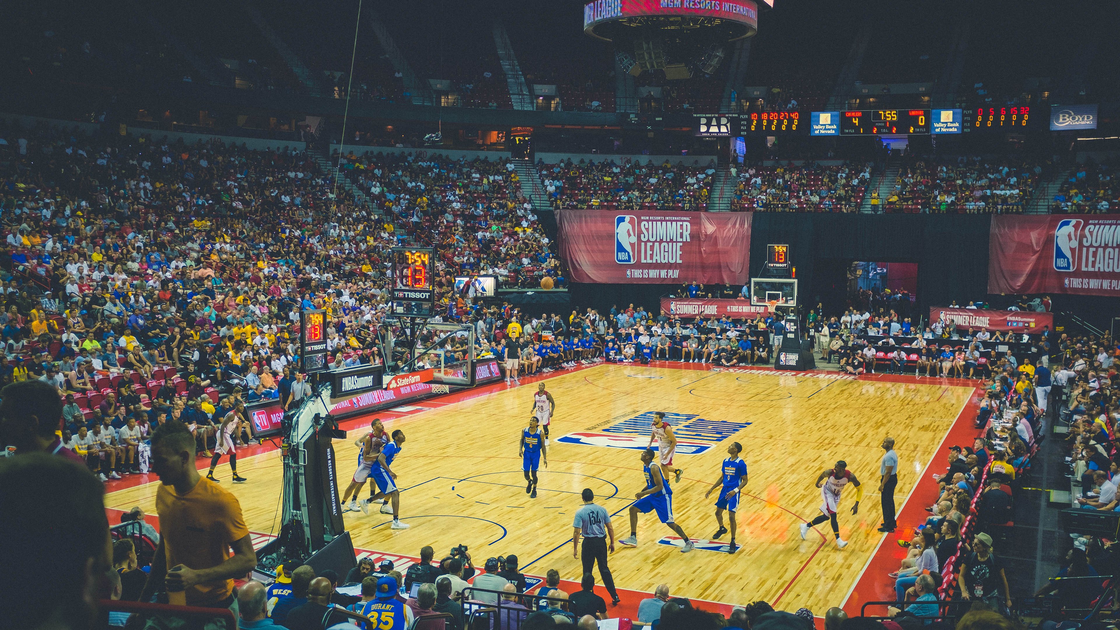 高校竞技体育项目发展现状与资源配置策略，体育竞赛资源的开发与利用